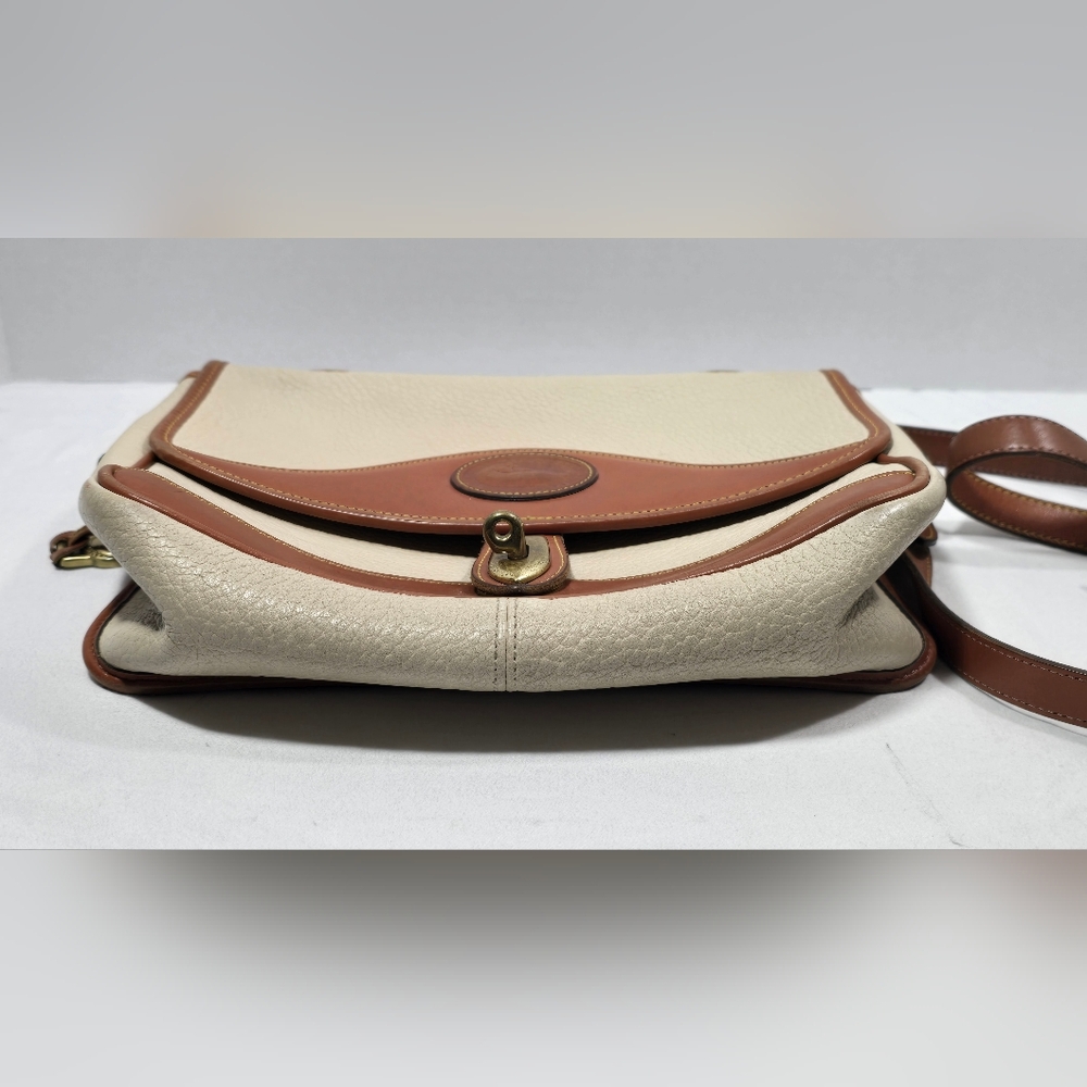 VINTAGE Dooney & Bourke A7-128540 Classic Leather Crossbody Bag Purse Tan Brown - Picture 3 of 16